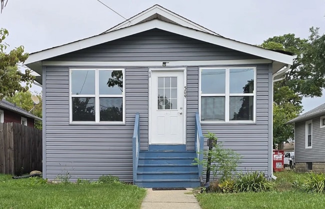509 N Butrick St in Waukegan, IL - Foto de edificio - Building Photo