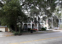 2109 Abercorn St in Savannah, GA - Foto de edificio - Building Photo