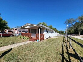 1042 Helen Ave in Terre Haute, IN - Building Photo