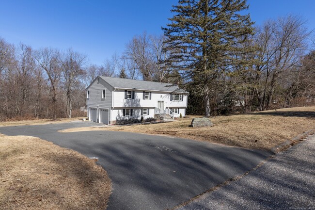 115 Chimney Sweep Hill Rd in Glastonbury, CT - Building Photo - Building Photo