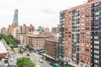 255 W 94th St in New York, NY - Building Photo - Building Photo
