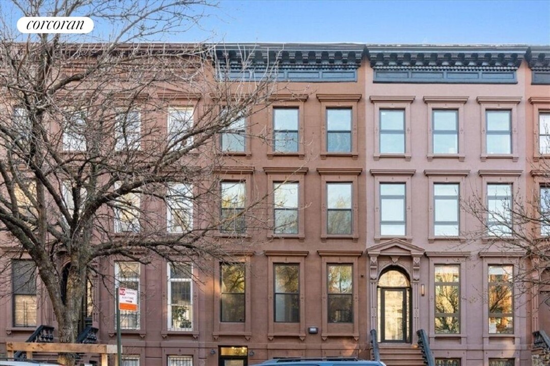 1094 Dean St in Brooklyn, NY - Building Photo