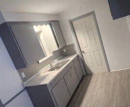 3846 E 189th St in Cleveland, OH - Building Photo - Building Photo