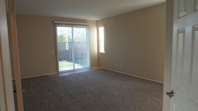 1767 Riverstone St in Corona, CA - Building Photo - Building Photo