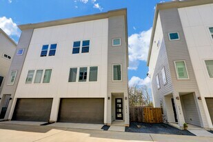 4813 Martin Oaks Ln in Houston, TX - Building Photo