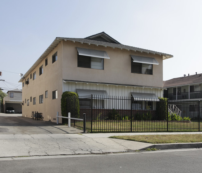 11543 Sylvan St in North Hollywood, CA - Building Photo - Building Photo