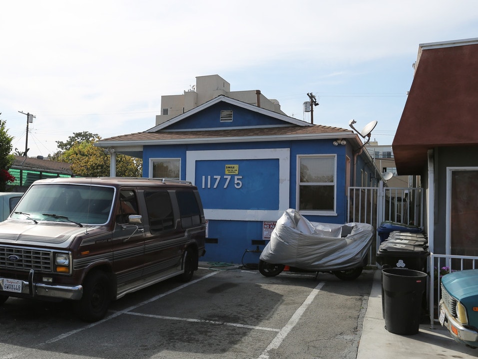 11775 Culver Blvd in Los Angeles, CA - Building Photo