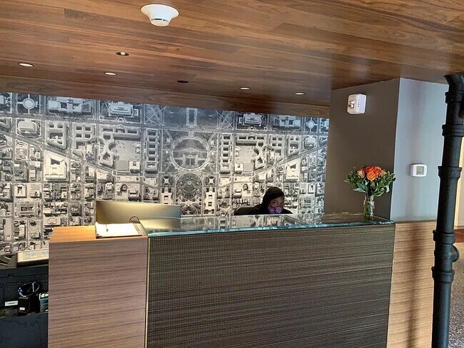 1440 N St NW, Unit Town Terrace West in Washington, DC - Building Photo - Building Photo