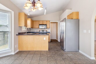 7546 Cinnamon Teal Dr in O'Fallon, MO - Building Photo - Building Photo