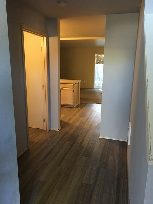 407 Harman Way S in Orting, WA - Building Photo - Building Photo