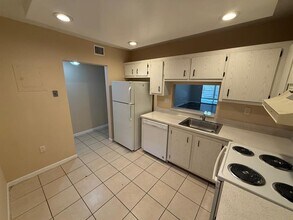 1820 N Lauderdale Ave in North Lauderdale, FL - Building Photo - Building Photo