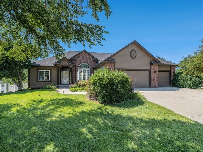 property at 8528 S 98th Cir
