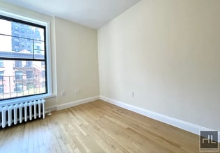 NO FEE Studio on Upper West Side! Won't St in New York, NY - Building Photo - Building Photo