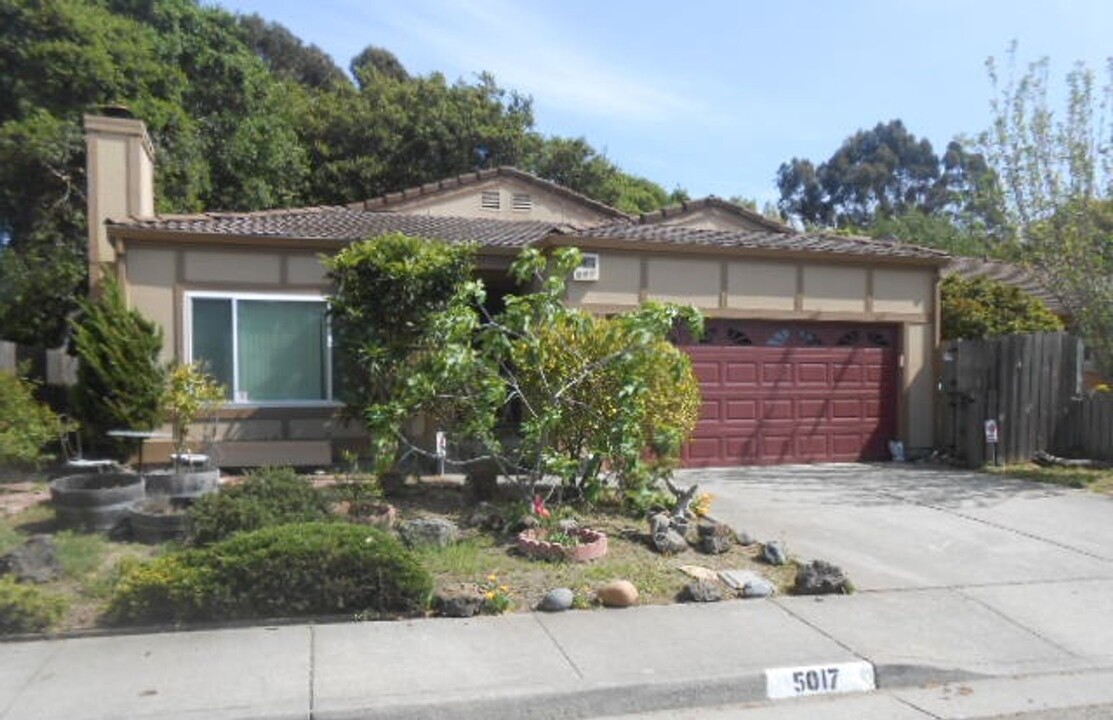 5017 Mozart Dr in Richmond, CA - Building Photo