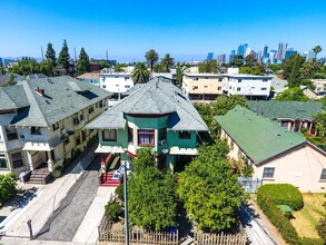 1017 W 25th St in Los Angeles, CA - Building Photo - Building Photo