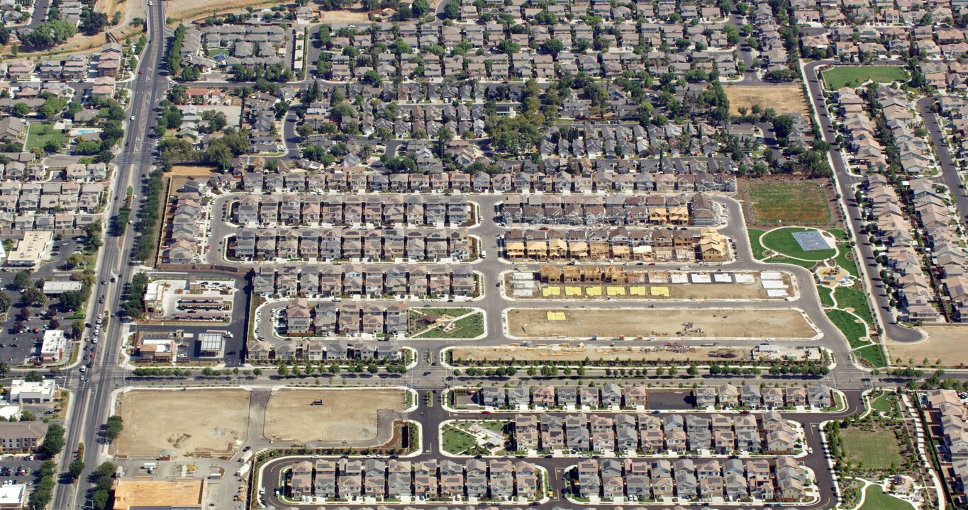 Terrene in Brentwood, CA - Foto de edificio