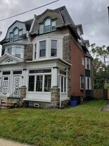 7128 Boyer St in Philadelphia, PA - Building Photo