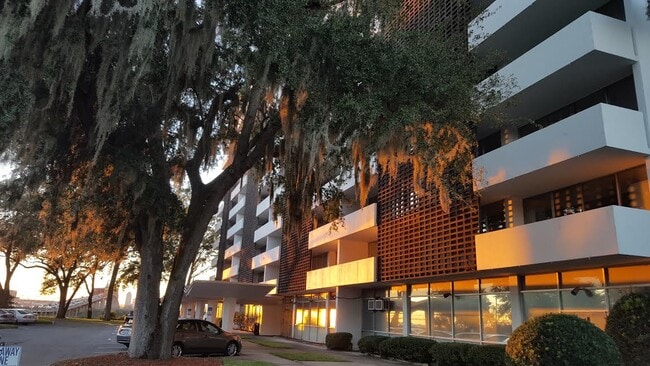 Riverton Tower Senior Center in Jacksonville, FL - Building Photo - Building Photo