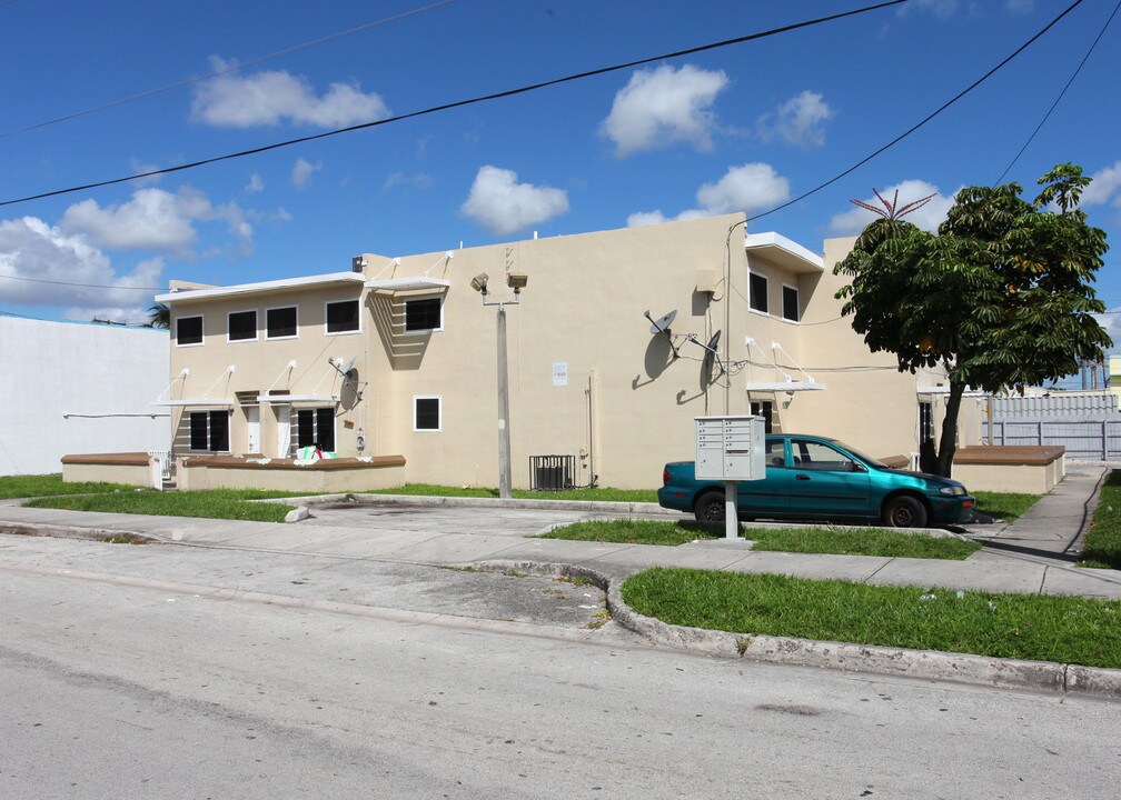 219 NW 35th St in Miami, FL - Foto de edificio