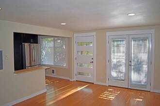 Bleu Apartments in Seattle, WA - Building Photo - Interior Photo
