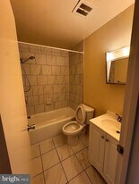 4655 Logsdon Dr in Annandale, VA - Building Photo