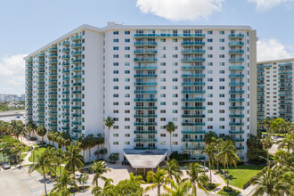 Oceanview Building B in Sunny Isles Beach, FL - Building Photo - Building Photo