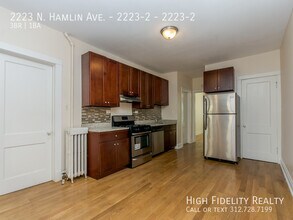 2223 N Hamlin Ave in Chicago, IL - Building Photo - Building Photo