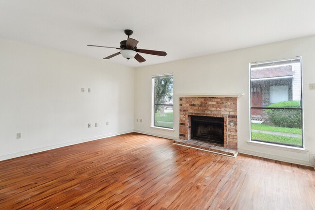 133 Bon Temps Roule, Unit D in Mandeville, LA - Building Photo - Building Photo