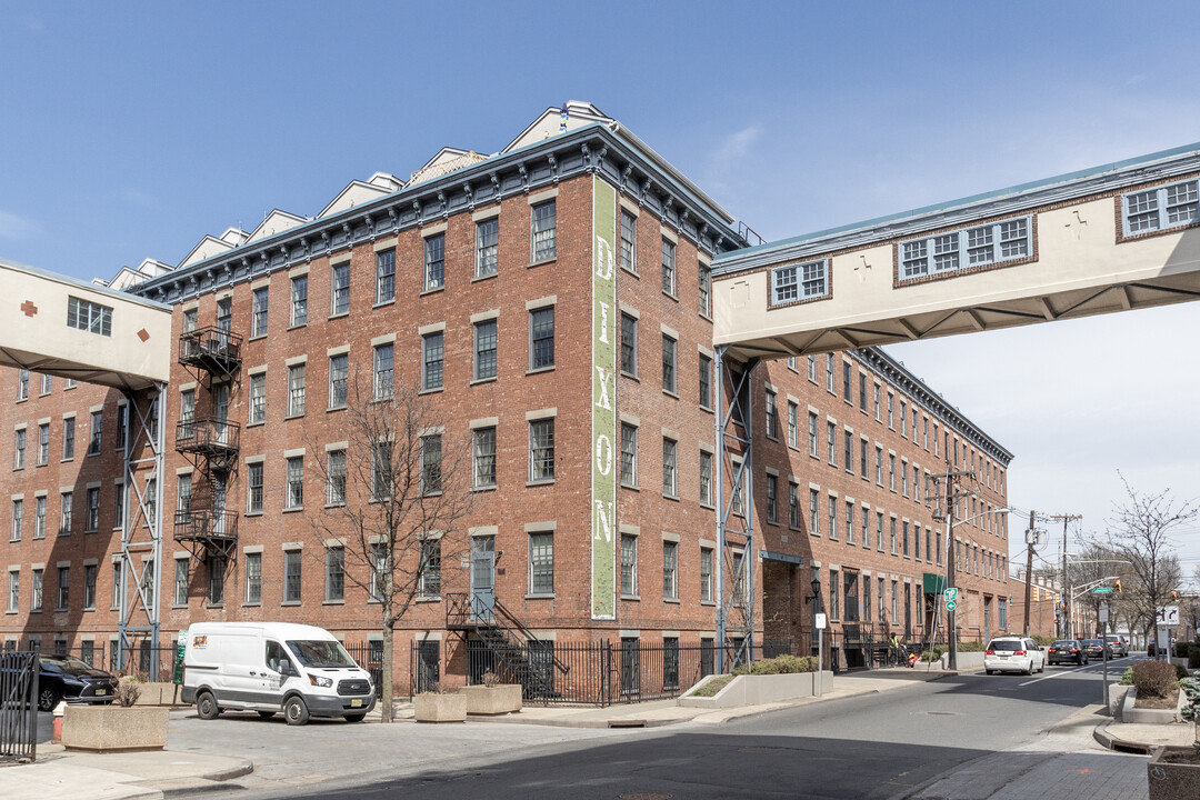 341 Monmouth St in Jersey City, NJ - Building Photo