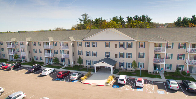 Jefferson Park Senior Apartments in Jeffersonville, IN - Foto de edificio - Building Photo