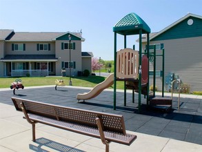 Jordan Valley Townhomes in Jordan, MN - Foto de edificio - Building Photo