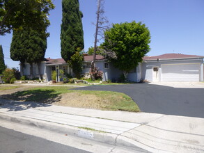 13392 Magnolia St in Garden Grove, CA - Building Photo - Building Photo