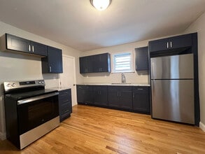50 Fairview St in West Hartford, CT - Foto de edificio - Building Photo