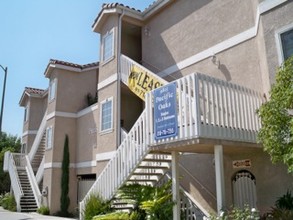 Pacific Oaks Apartments in Chatsworth, CA - Building Photo - Building Photo