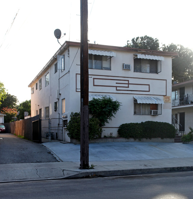 327-329 Avenue 57 in Los Angeles, CA - Foto de edificio - Building Photo