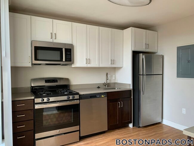 9 Bronsdon St in Boston, MA - Building Photo - Building Photo