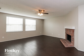 3825 Foxhound Ln in Fort Worth, TX - Foto de edificio - Building Photo