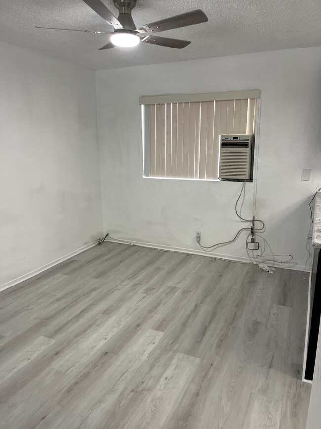 2125 Ohio Ave, Unit A in Signal Hill, CA - Foto de edificio - Building Photo