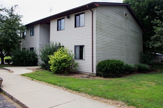 Parkview Apartments in New Baden, IL - Building Photo - Building Photo