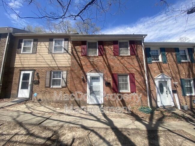 property at 531 Olde Greenwich Cir