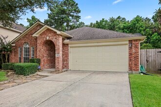 21803 Whispering Forest Dr in Kingwood, TX - Foto de edificio - Building Photo