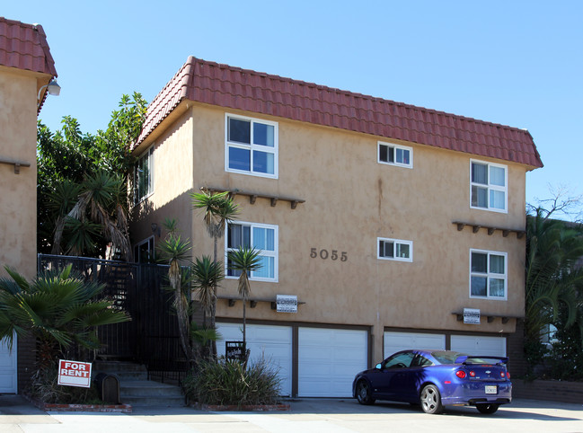 Port Au Fina in San Diego, CA - Foto de edificio - Building Photo