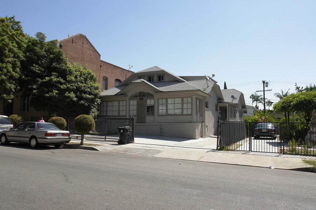 1406 Gordon St in Los Angeles, CA - Building Photo