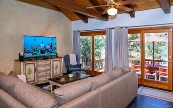 15909 Edgewood Way in Pine Mountain Club, CA - Building Photo - Building Photo