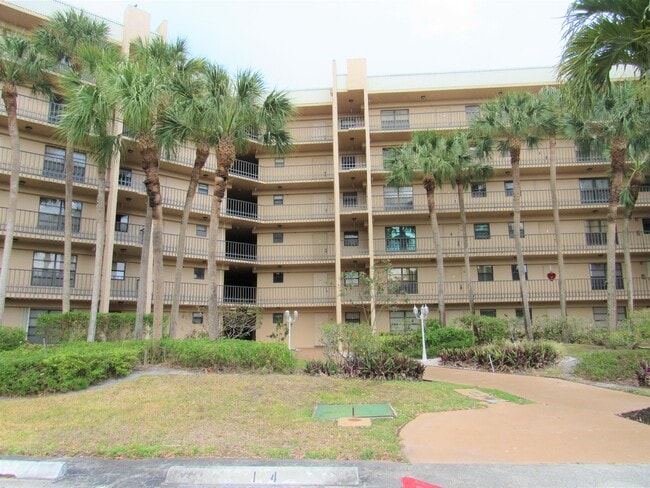 property at 4640 Lucerne Lakes Blvd N