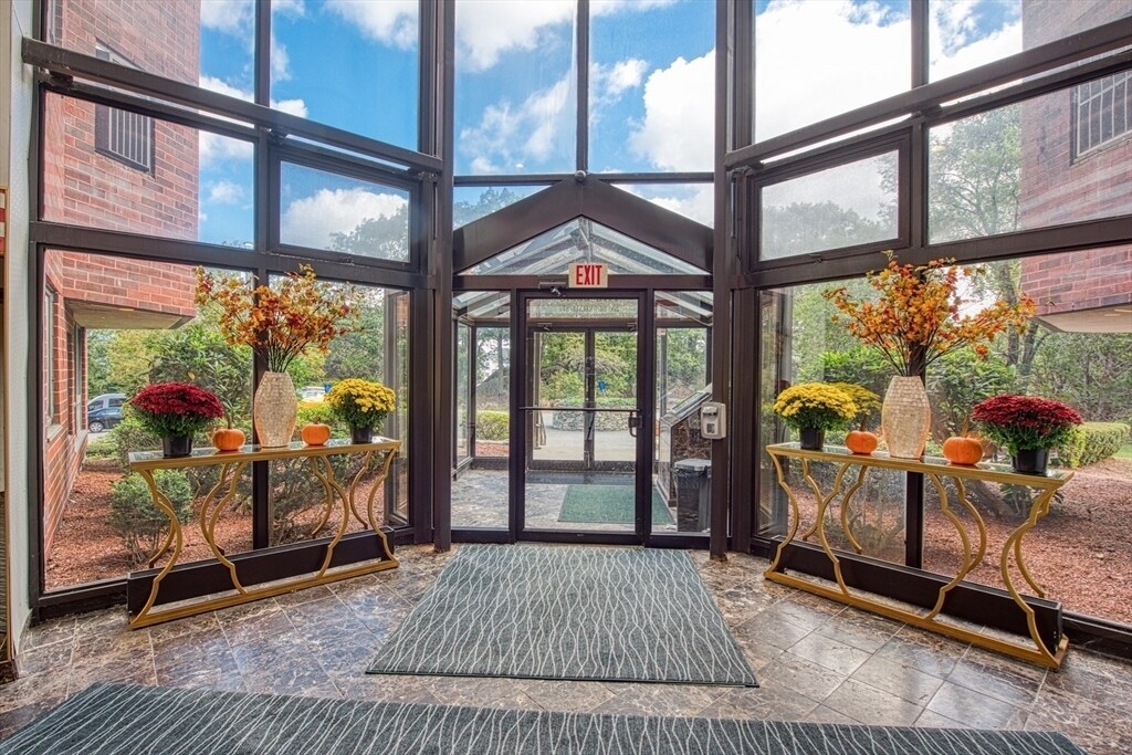 200 Burkhall St in Weymouth, MA - Foto de edificio