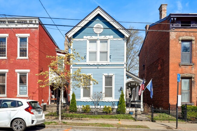 property at 340 W 9th St