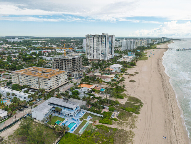 401 Briny Ave in Pompano Beach, FL - Building Photo - Building Photo