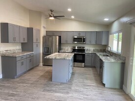 9351 W Caron Dr in Peoria, AZ - Building Photo