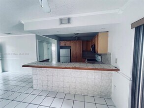 2925 W 80th St in Hialeah, FL - Building Photo - Building Photo